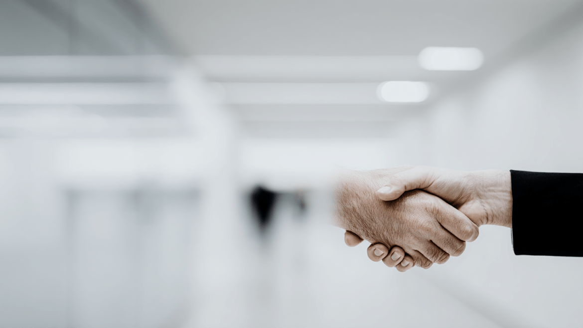 Interesų konfliktas darbo santykiuose: kaip darbdaviui teisėtai atleisti darbuotoją