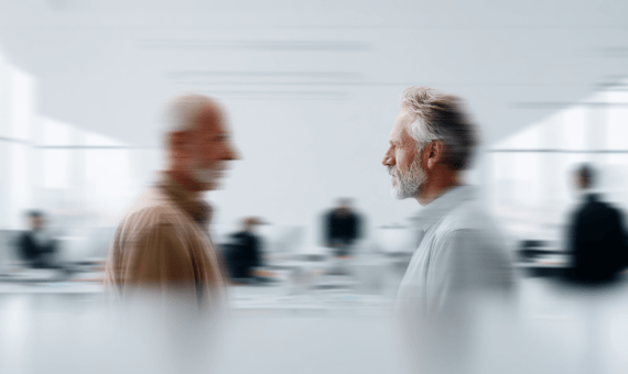 Kas nėra laikoma mobingu: 7 situacijos, kurios nėra psichologinis smurtas darbe