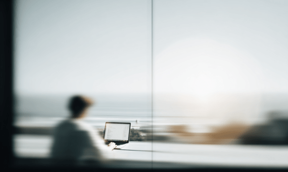 Nuotolinio darbo sauga: ką privalo užtikrinti darbdavys ir darbuotojas