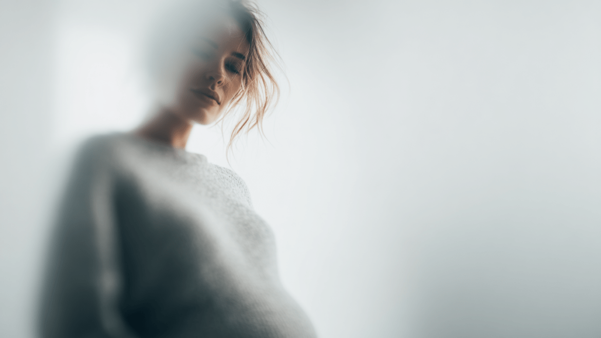 Nėščia pas gydytoją darbo metu: ar darbdavys privalo išleisti ir mokėti atlyginimą?