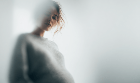 Nėščia pas gydytoją darbo metu: ar darbdavys privalo išleisti ir mokėti atlyginimą?