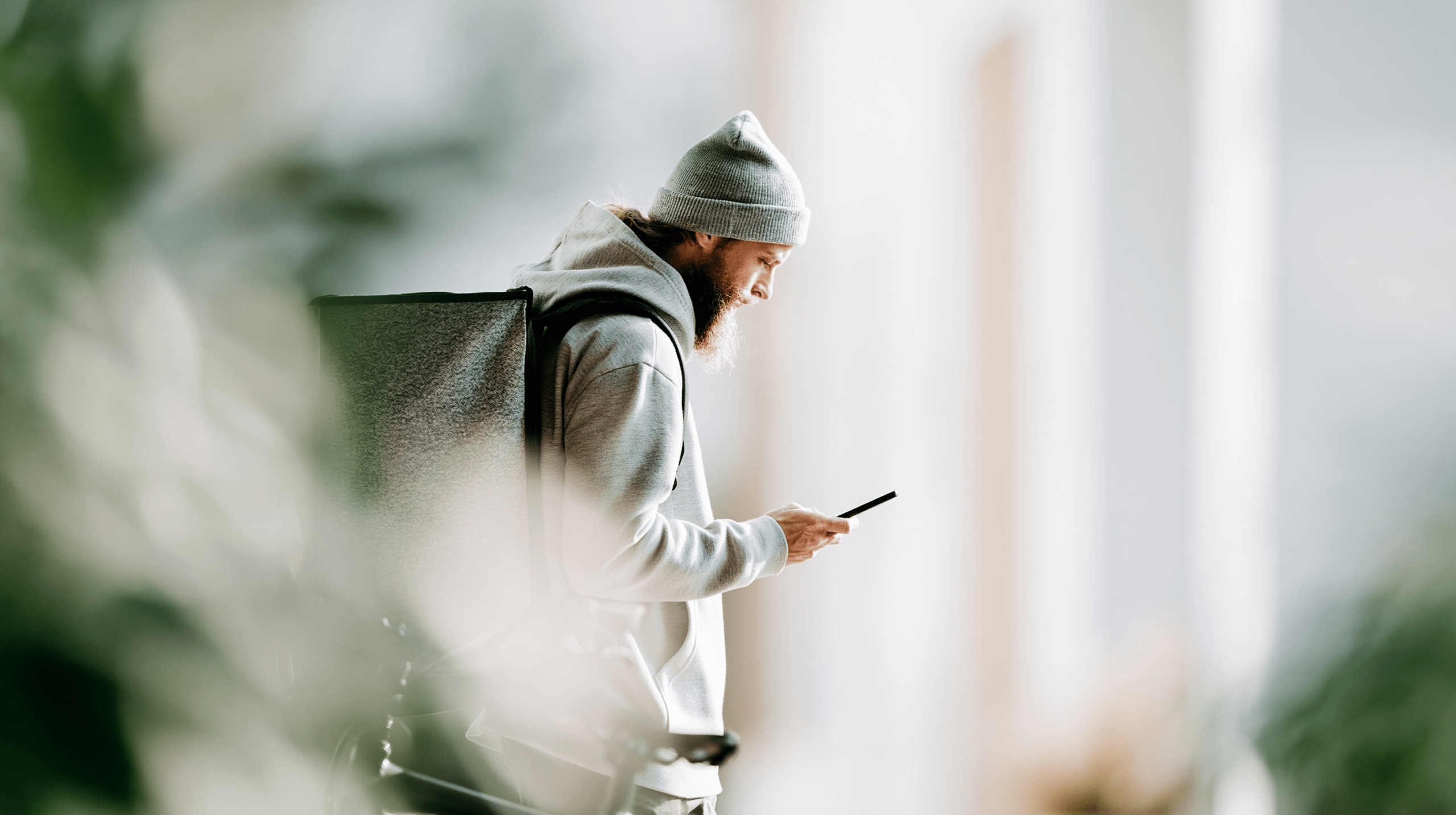 Platforminis darbas: ką keis ES direktyva kurjeriams, vairuotojams ir platformoms
